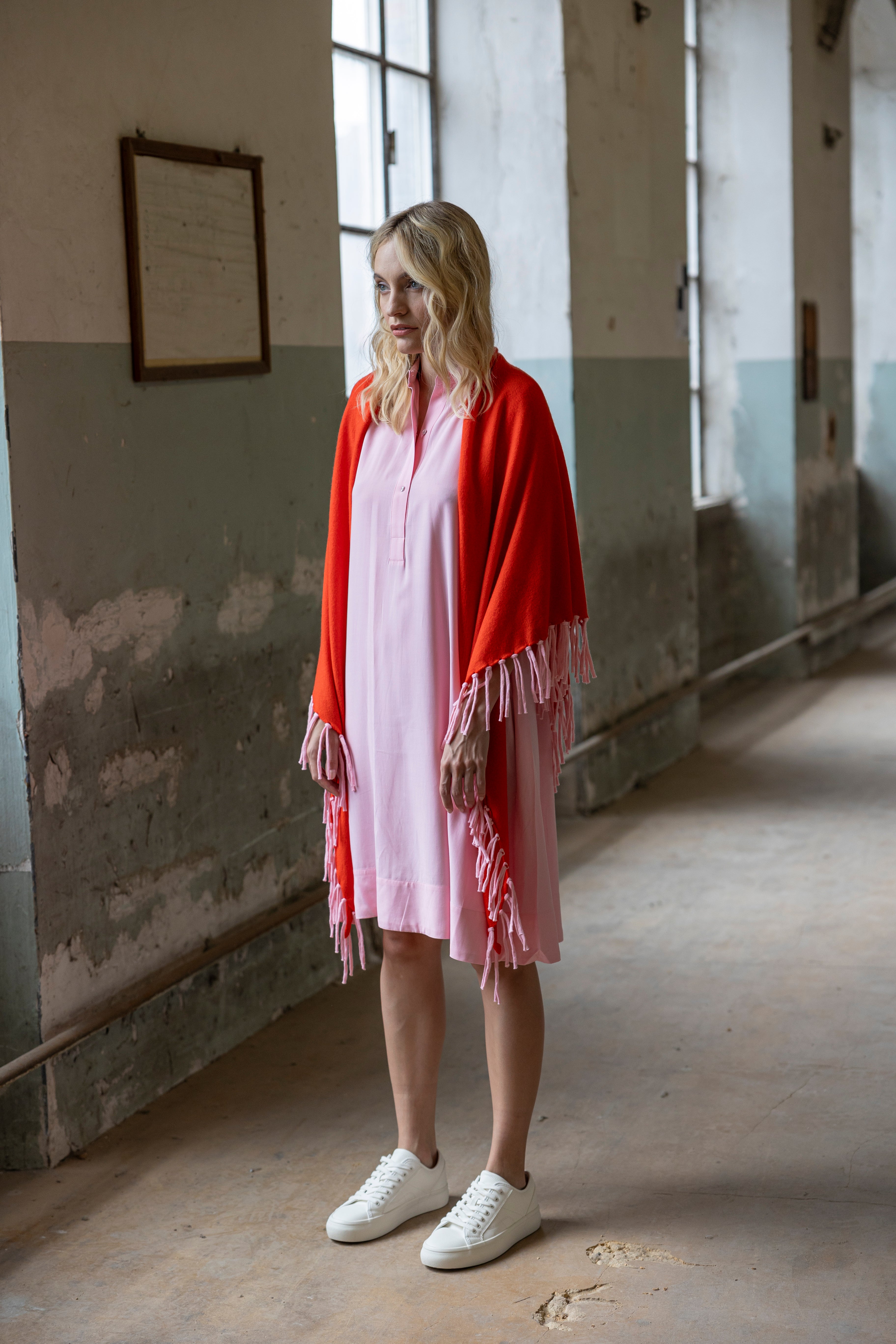 Schwingendes Polokleid powder