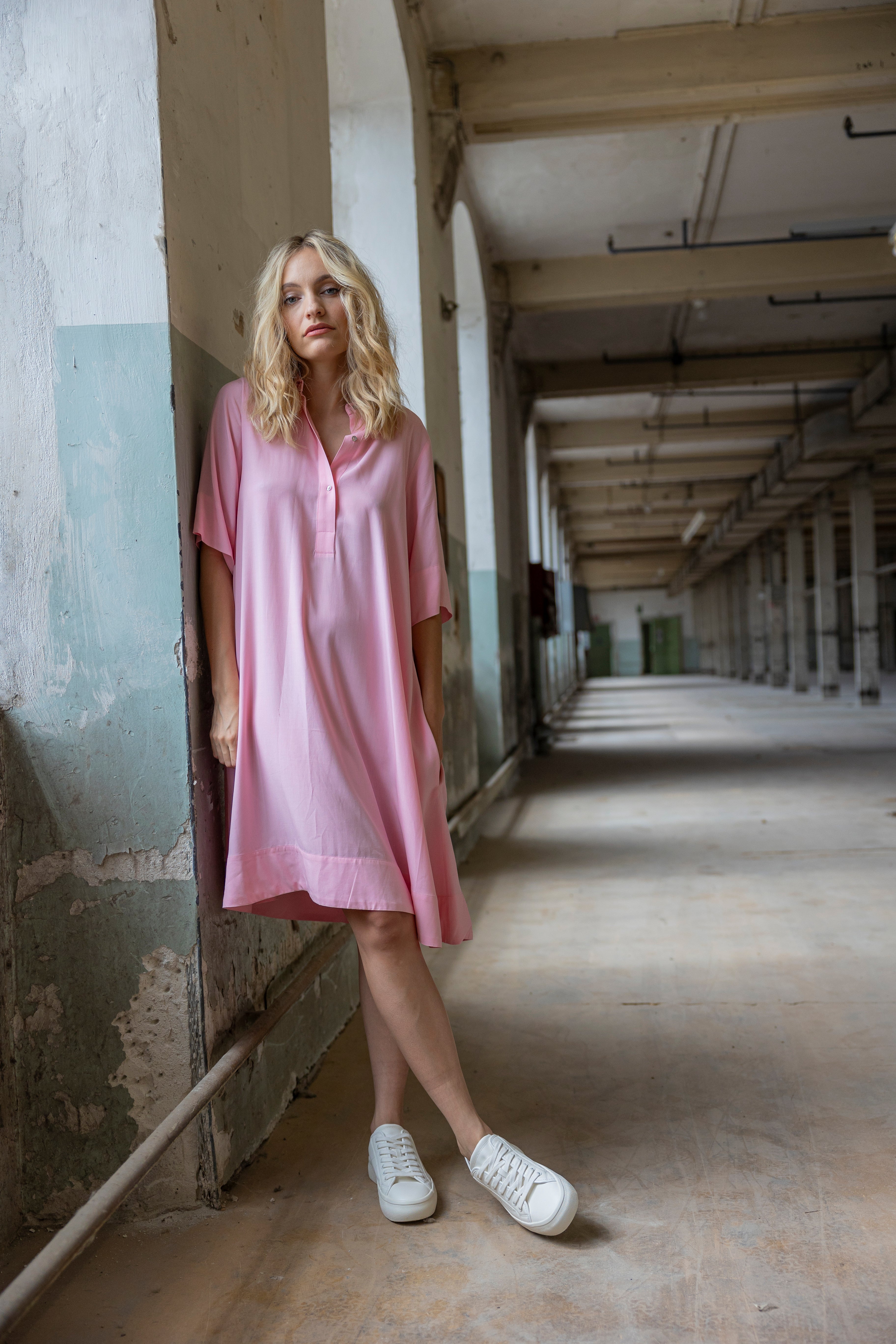 Schwingendes Polokleid powder