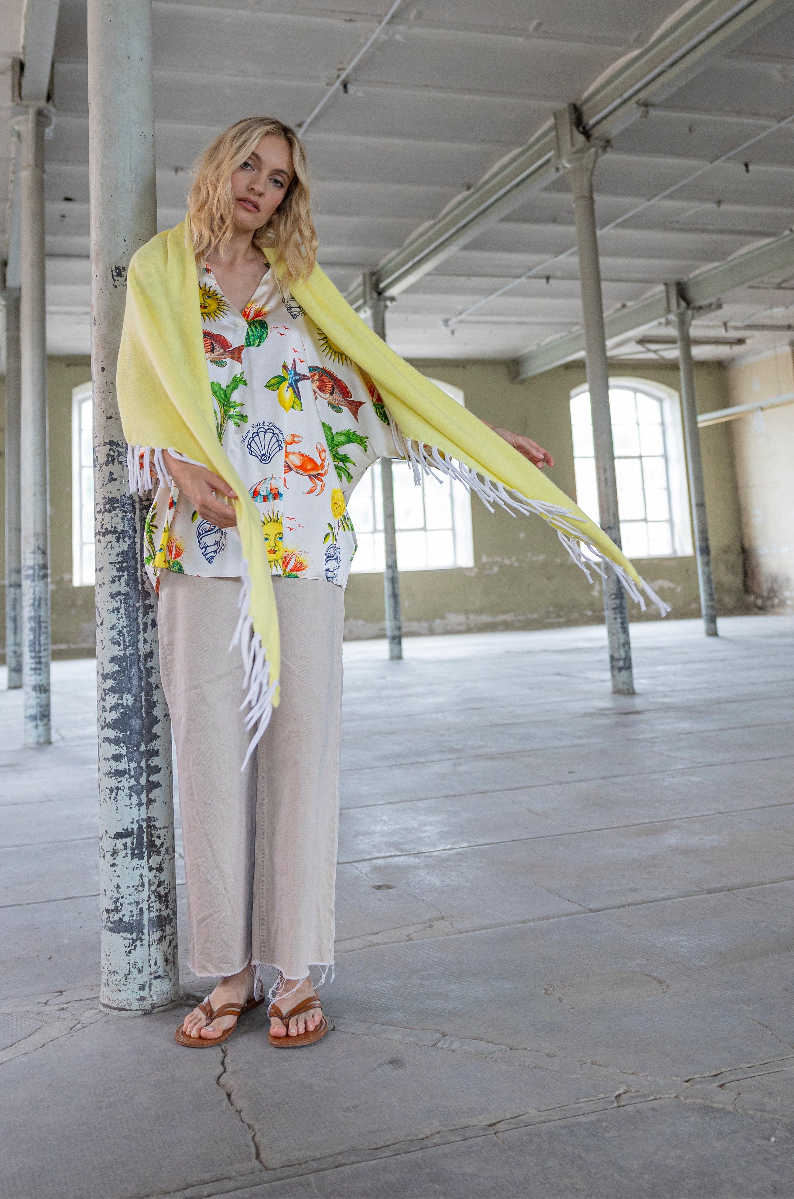 Poncho Dreieckstuch mit Fransen limoncello