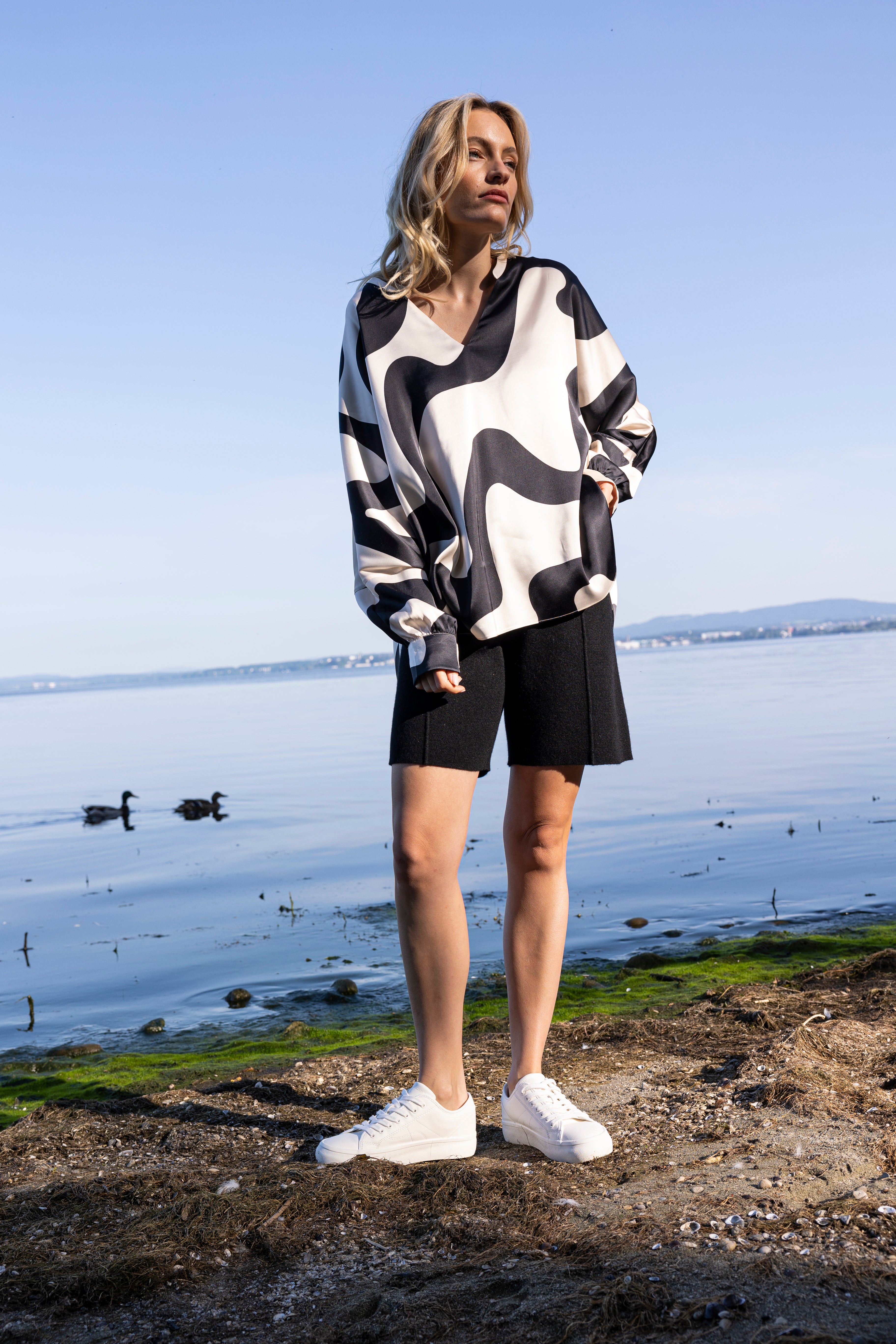 Viskoseblusenshirt - Wellenprint