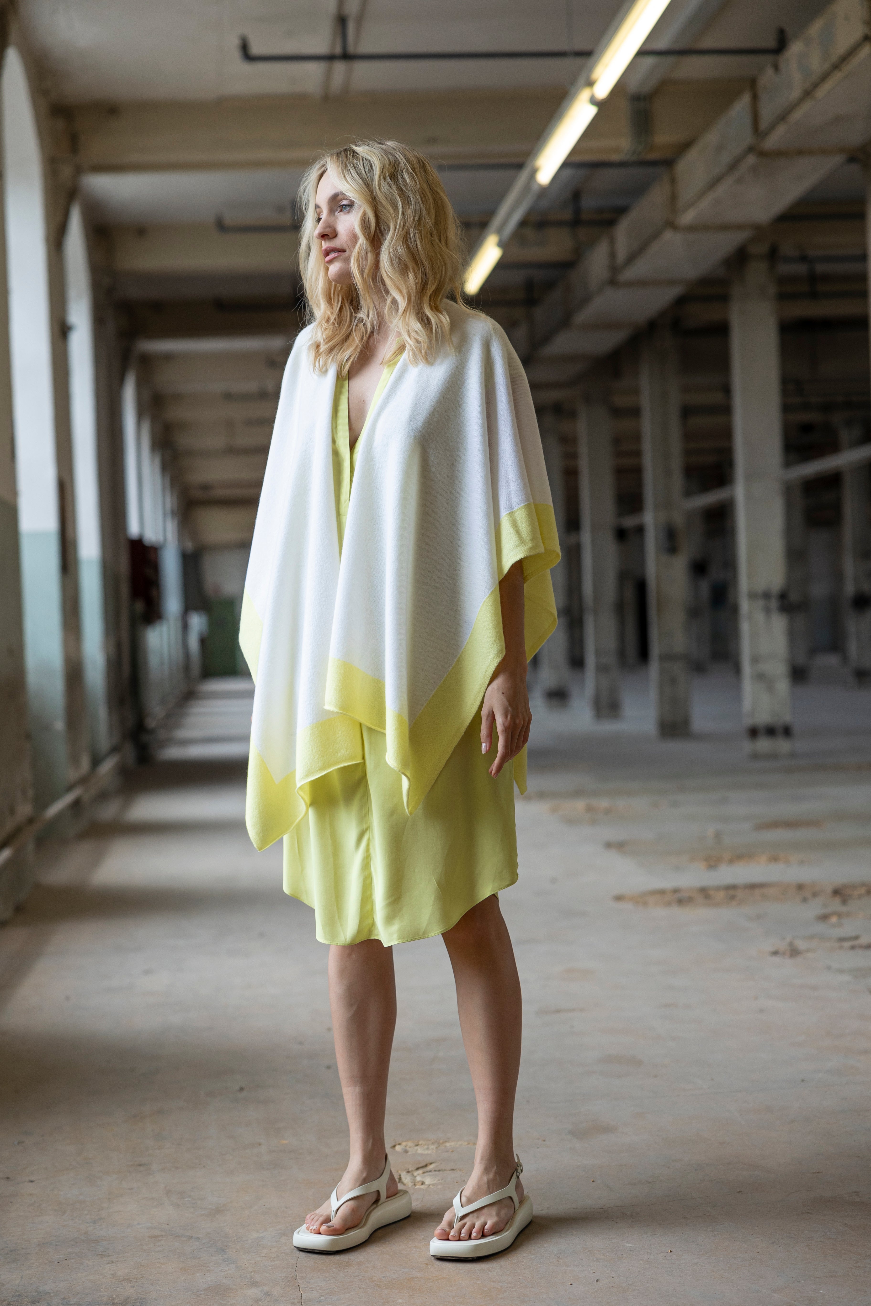 Poncho mit Cashmere, Ivory