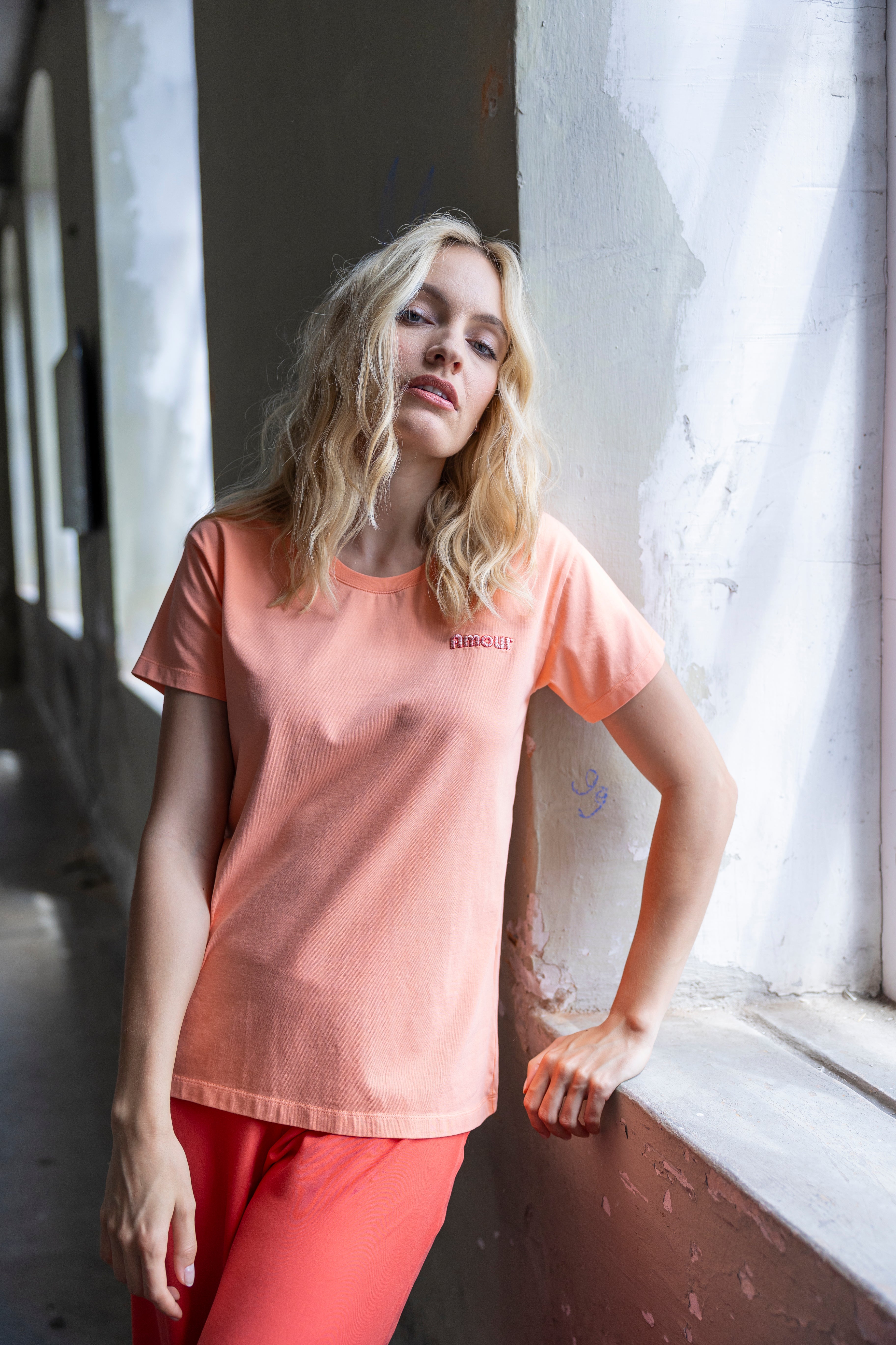 T-Shirt Kurzarm mit Amourstickerei coral