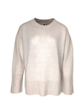 Laden Sie das Bild in den Galerie-Viewer, Kastiger Pullover in Wolle-Cashmere - icing
