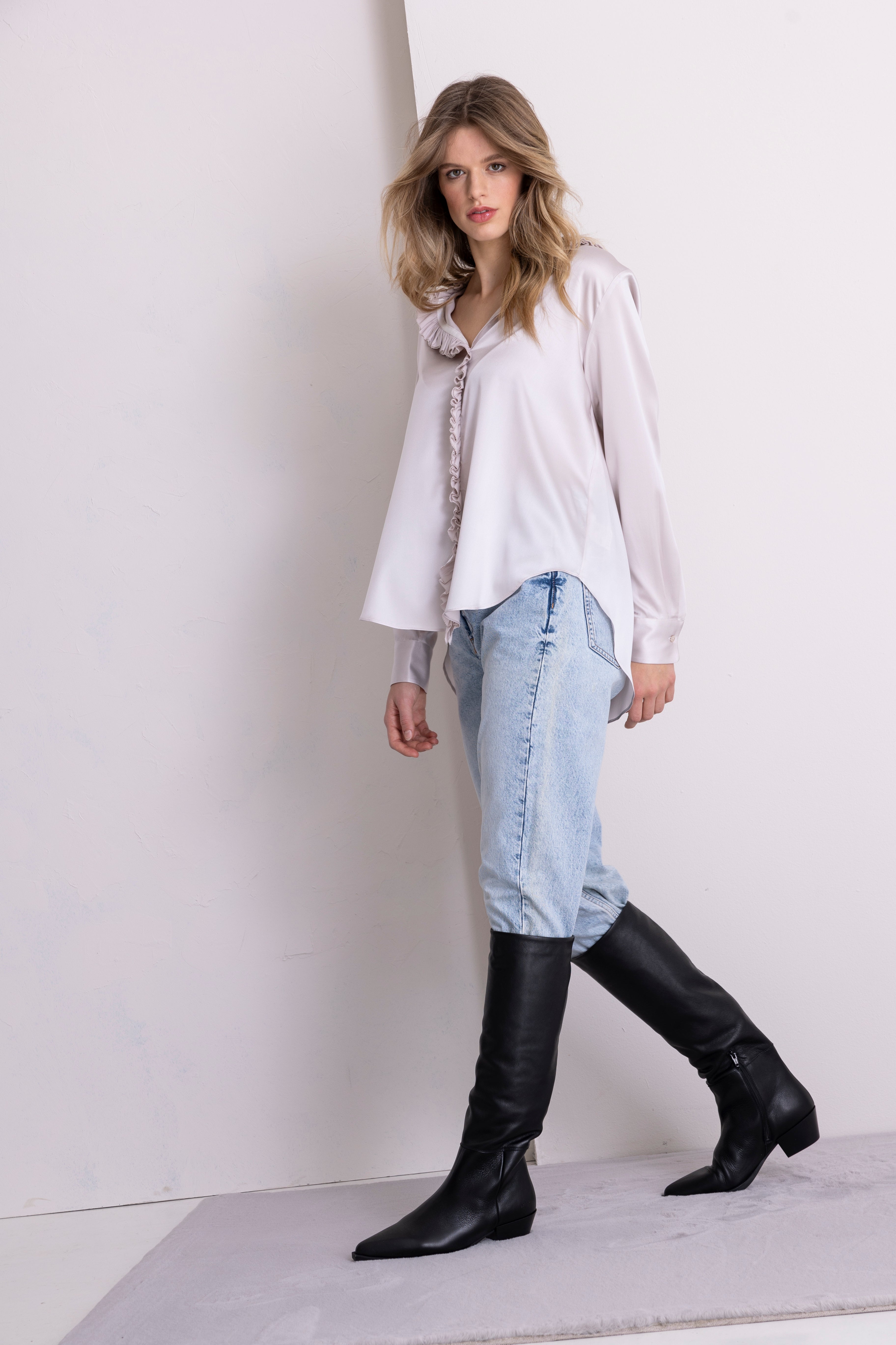 Moderne Rüschenbluse Seidenstretch berry