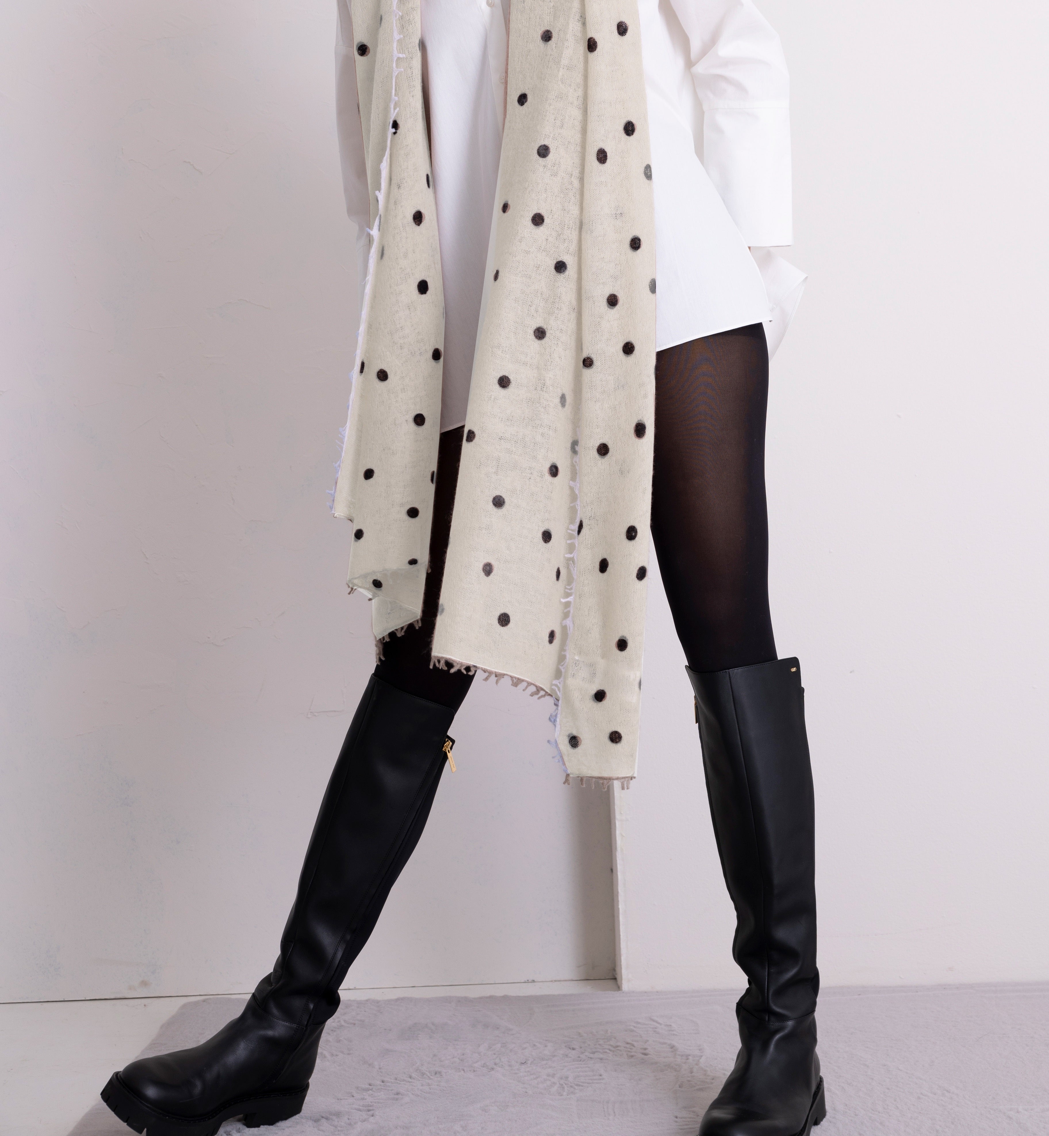 Handgefertigter Kaschmir Schal Polka dots