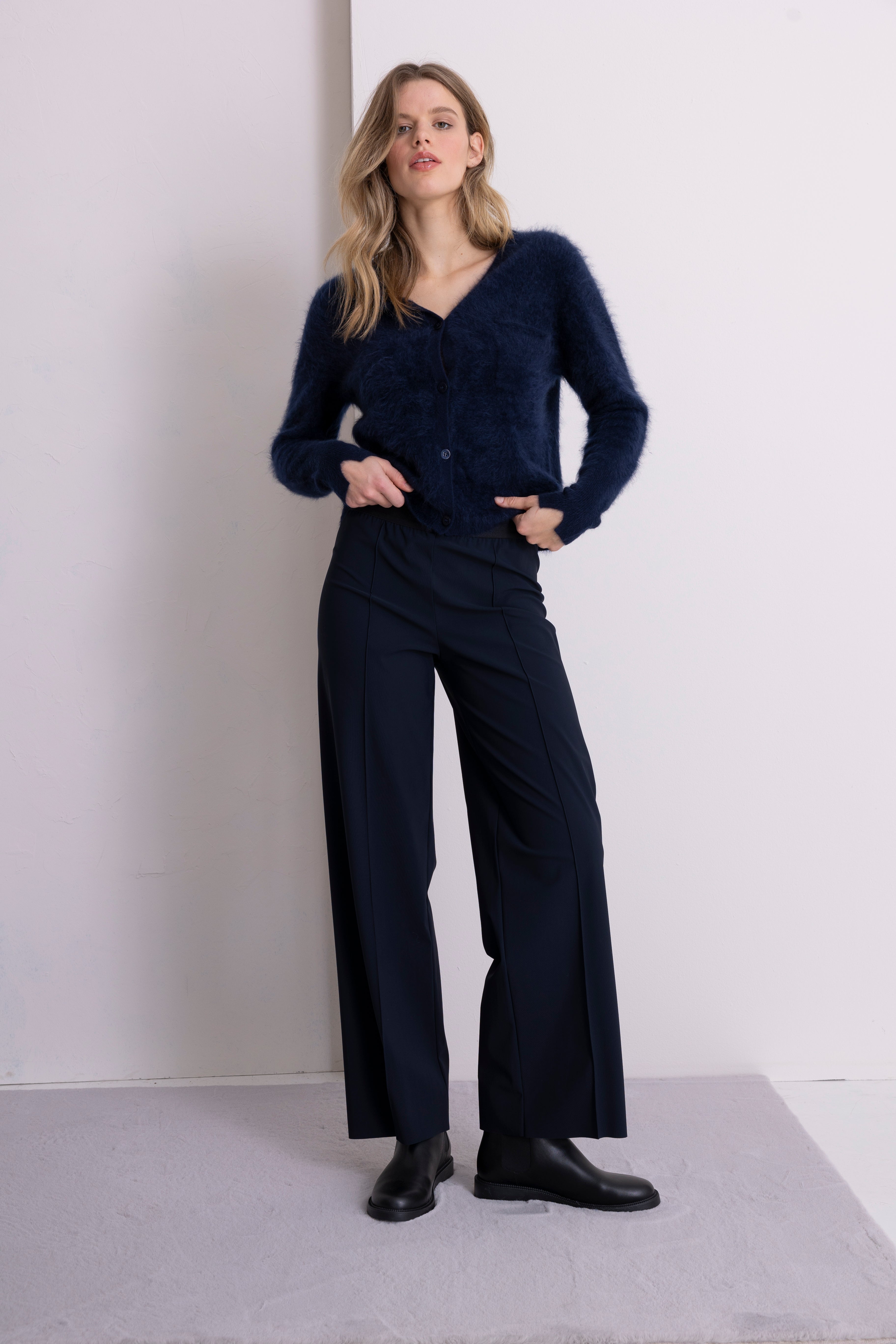 Weite Hose bügelfrei, navy