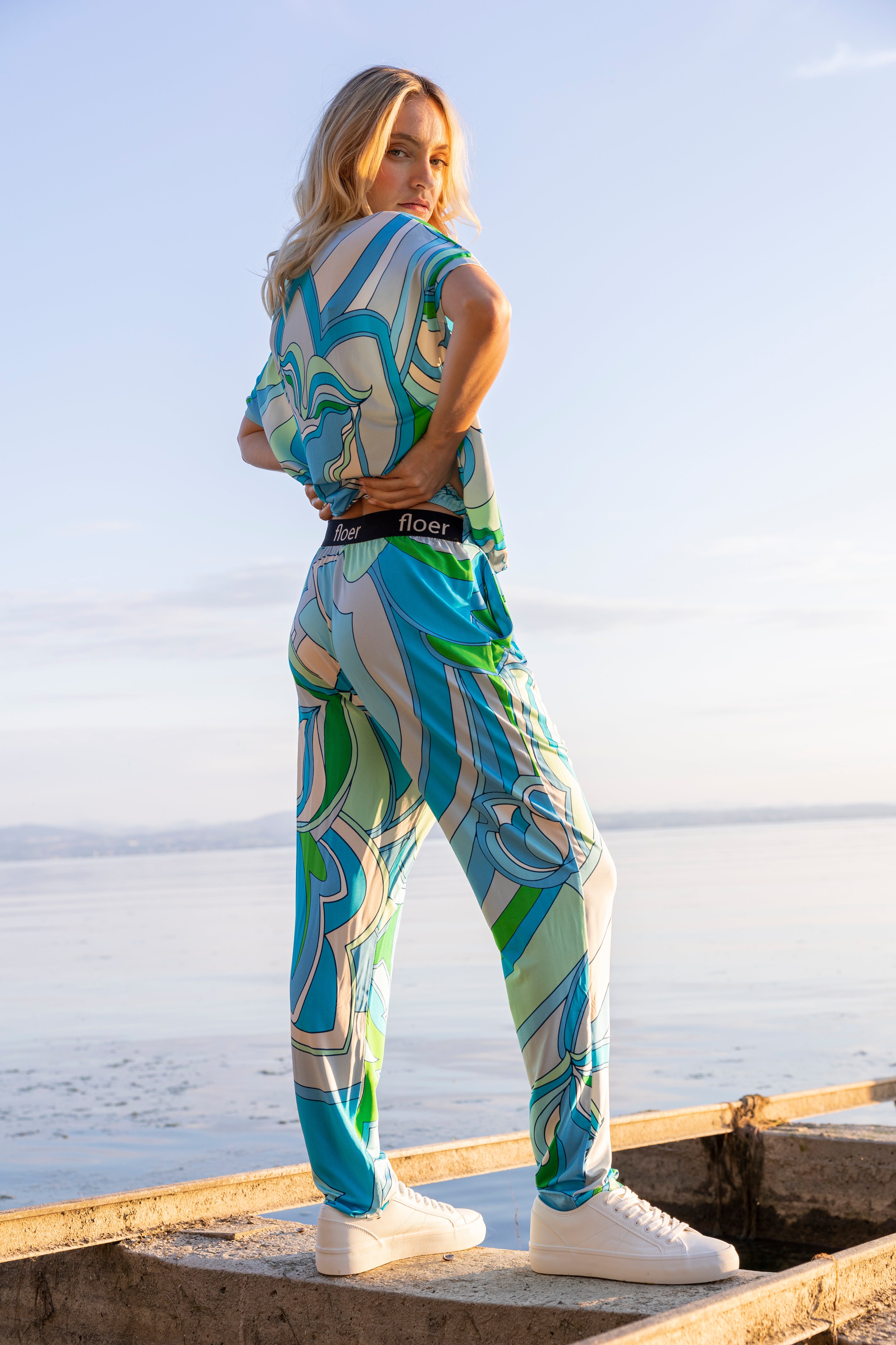 Jumpsuit aus Viskosejersey mit Print Hawai